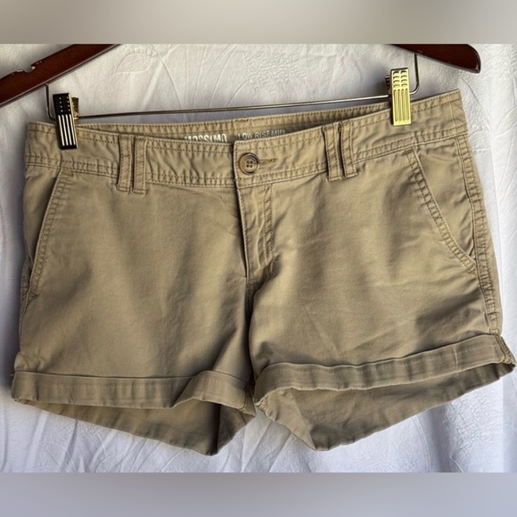 Mossimo Supply Co. Pants - Mossimo Women’s Khaki Tan Low Rise Shorts Size 8